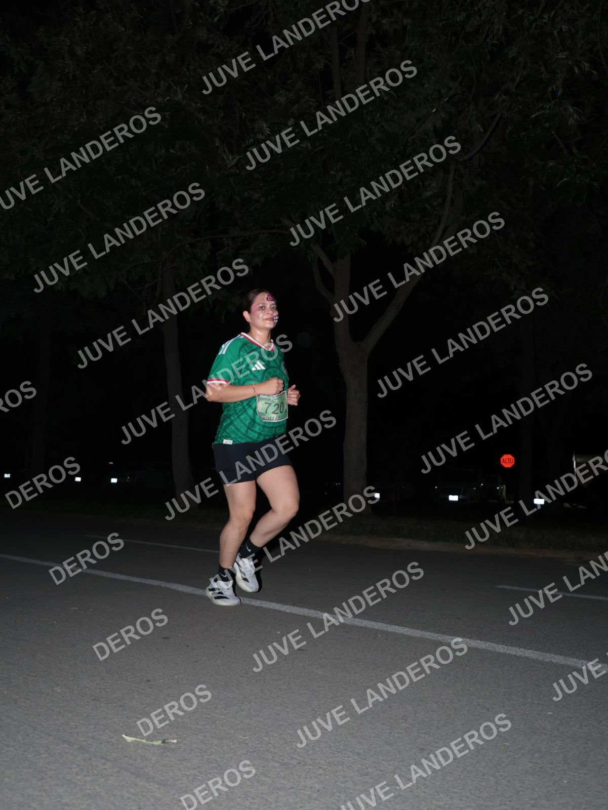 Foto de la Carrera Nocturna de Zombies Parque Metropolitano 2026 en Parque Metropolitano de Guadalajara, Zapopan, Jalisco a las 20:51 · dorsal 720
