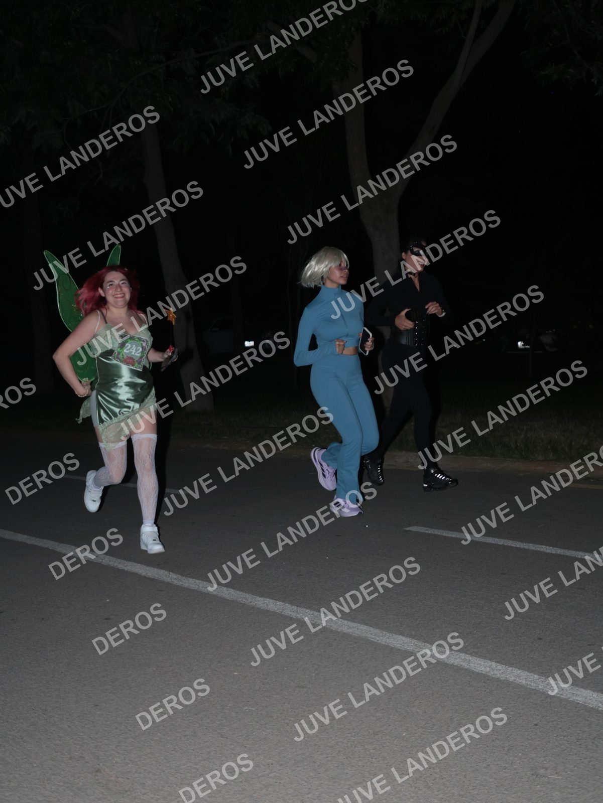 Foto de la Carrera Nocturna de Zombies Parque Metropolitano 2026 en Parque Metropolitano de Guadalajara, Zapopan, Jalisco a las 21:05 · dorsal 242