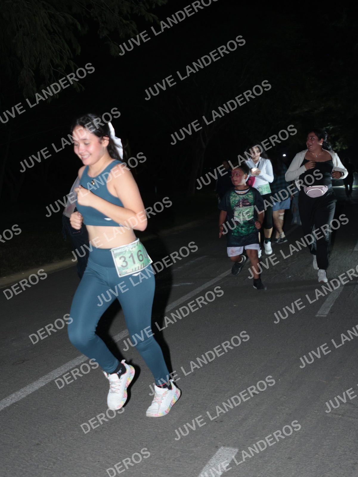 Foto de la Carrera Nocturna de Zombies Parque Metropolitano 2026 en Parque Metropolitano de Guadalajara, Zapopan, Jalisco a las 21:02 · dorsal 466, 316