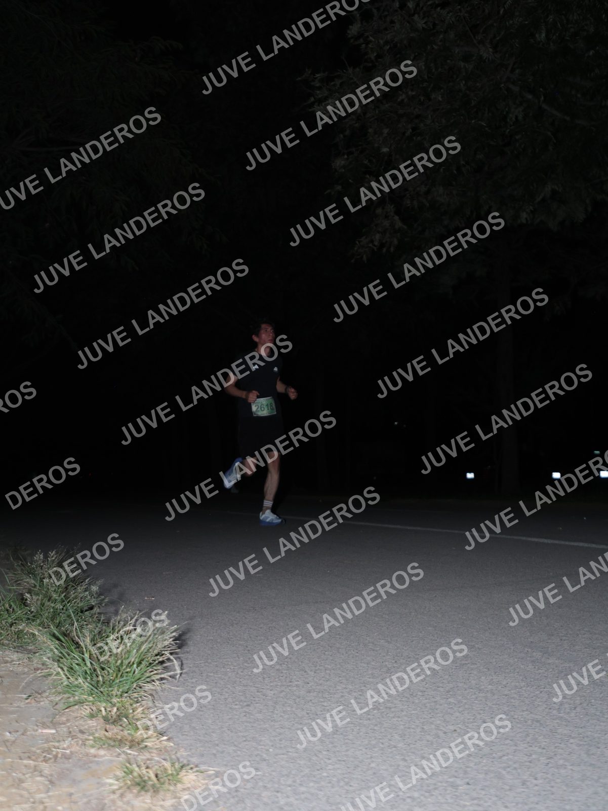 Foto de la Carrera Nocturna de Zombies Parque Metropolitano 2026 en Parque Metropolitano de Guadalajara, Zapopan, Jalisco a las 20:37 · dorsal 2618