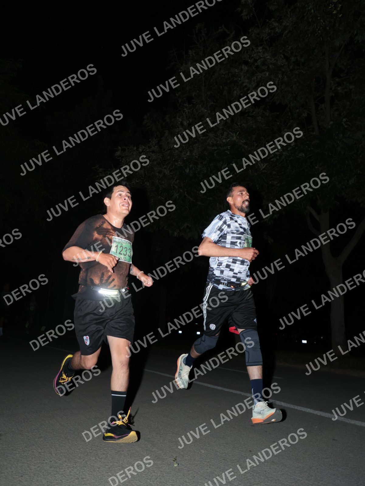 Foto de la Carrera Nocturna de Zombies Parque Metropolitano 2026 en Parque Metropolitano de Guadalajara, Zapopan, Jalisco a las 20:41 · dorsal 1233
