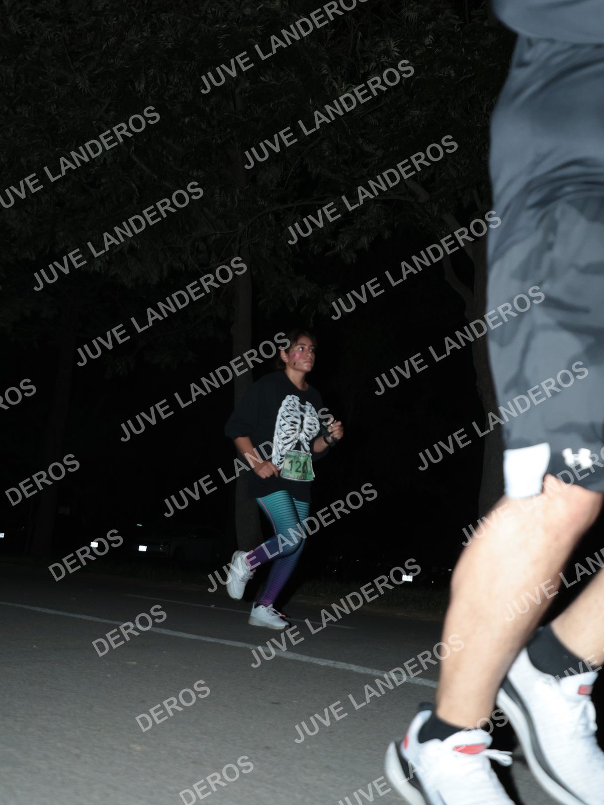 Foto de la Carrera Nocturna de Zombies Parque Metropolitano 2026 en Parque Metropolitano de Guadalajara, Zapopan, Jalisco a las 20:49 · dorsal 120