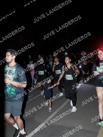 Foto de la Carrera Nocturna de Zombies Parque Metropolitano 2026 a las 20:16