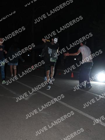 Foto de la Carrera Nocturna de Zombies Parque Metropolitano 2026 a las 21:04
