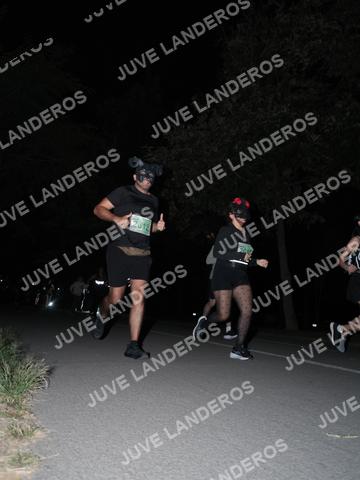 Foto de la Carrera Nocturna de Zombies Parque Metropolitano 2026 a las 20:54
