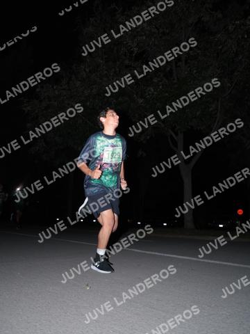 Foto de la Carrera Nocturna de Zombies Parque Metropolitano 2026 a las 20:40