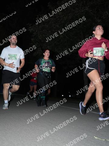Foto de la Carrera Nocturna de Zombies Parque Metropolitano 2026 a las 20:50