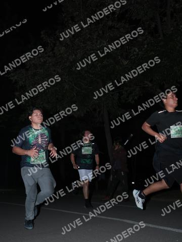 Foto de la Carrera Nocturna de Zombies Parque Metropolitano 2026 a las 20:46