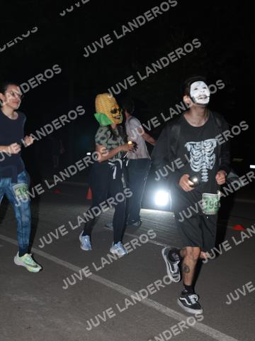 Foto de la Carrera Nocturna de Zombies Parque Metropolitano 2026 a las 21:04