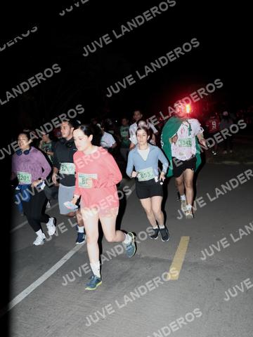 Foto de la Carrera Nocturna de Zombies Parque Metropolitano 2026 a las 20:17