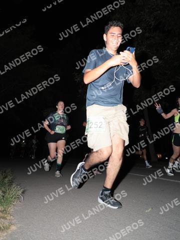 Foto de la Carrera Nocturna de Zombies Parque Metropolitano 2026 a las 20:44