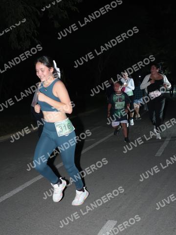 Foto de la Carrera Nocturna de Zombies Parque Metropolitano 2026 a las 21:02