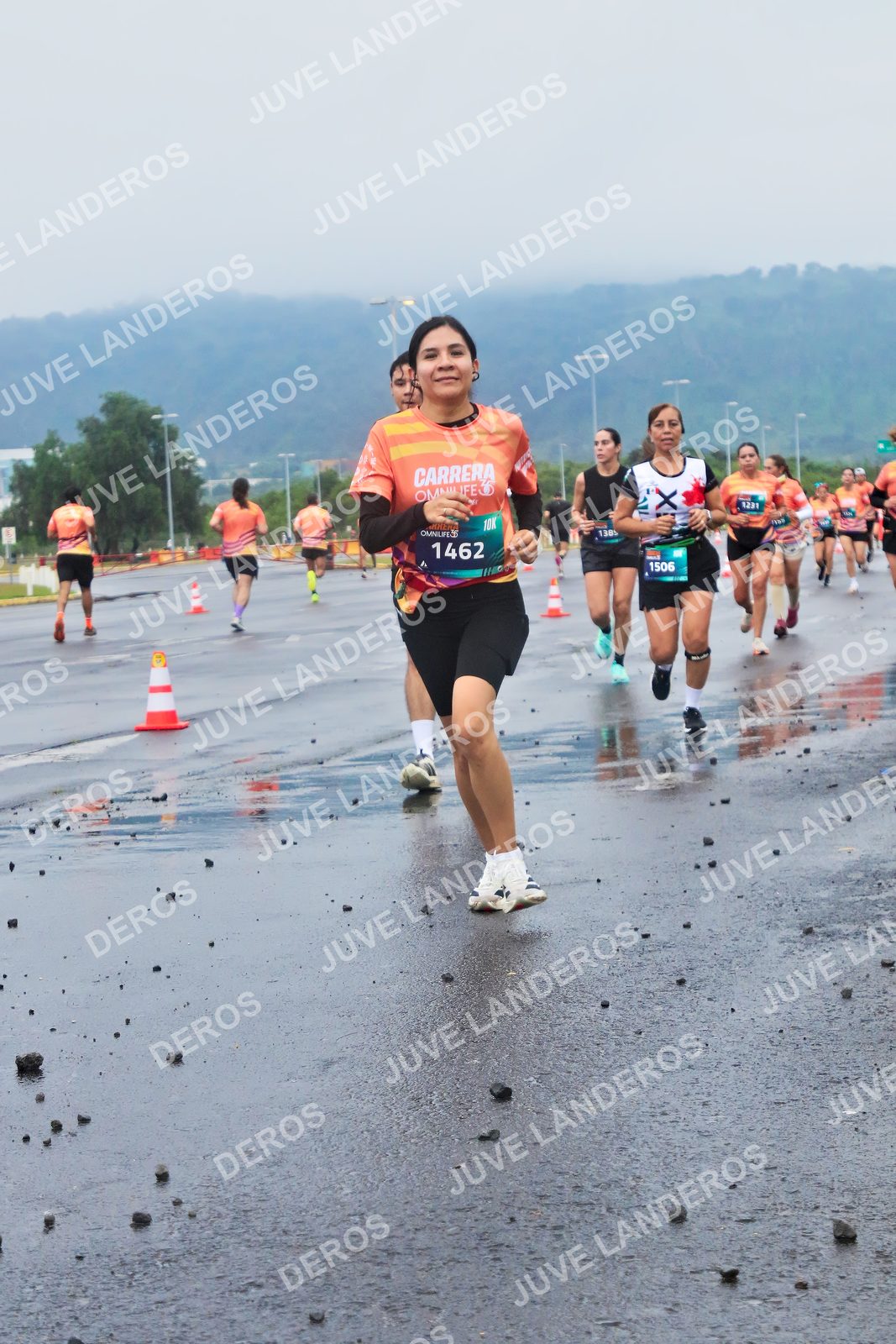 Foto de la CARRERA OMNILIFE GUADALAJARA en Estadio Akron, Zapopan a las 07:40 · dorsal 1462, 1506