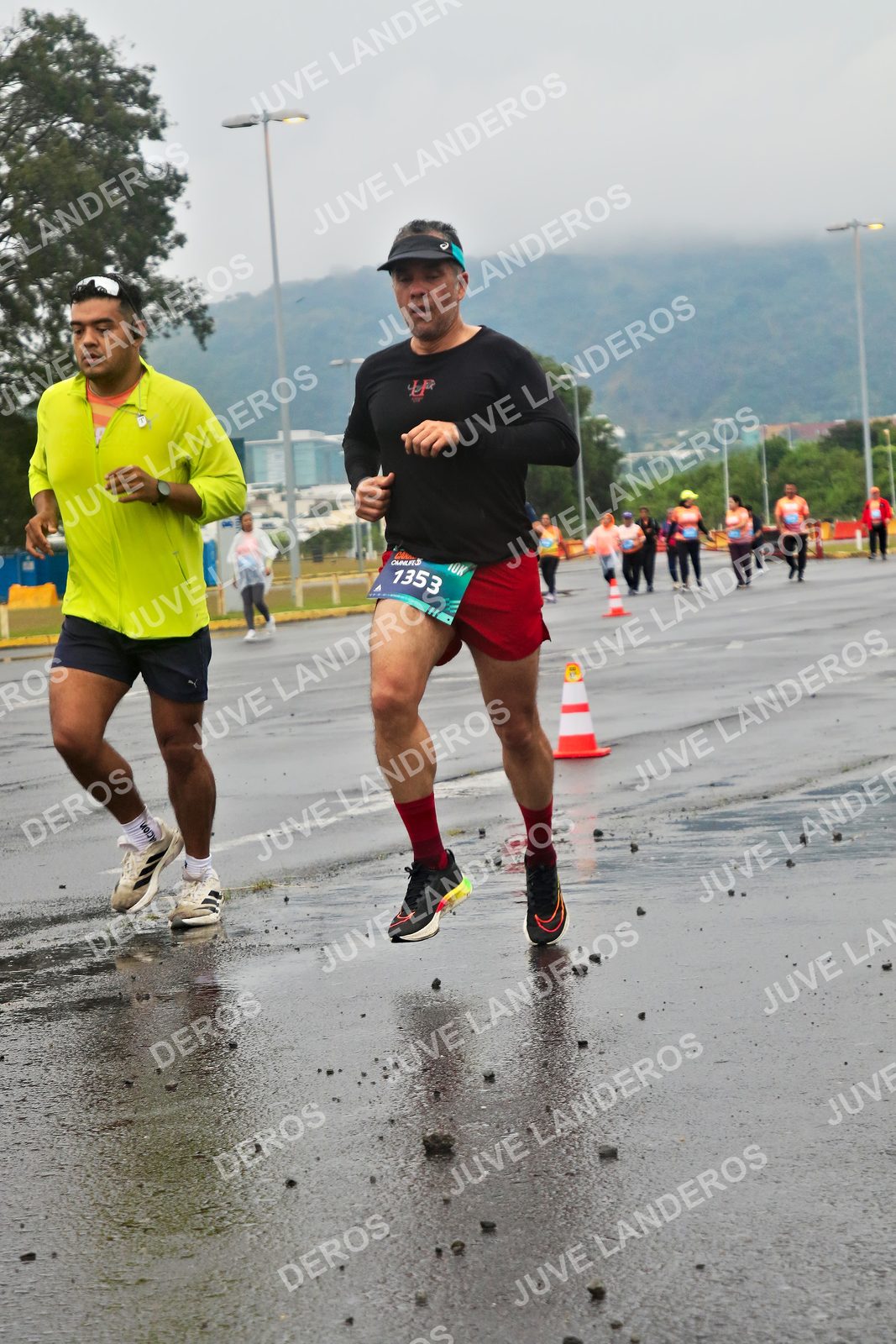 Foto de la CARRERA OMNILIFE GUADALAJARA en Estadio Akron, Zapopan a las 07:33 · dorsal 1353