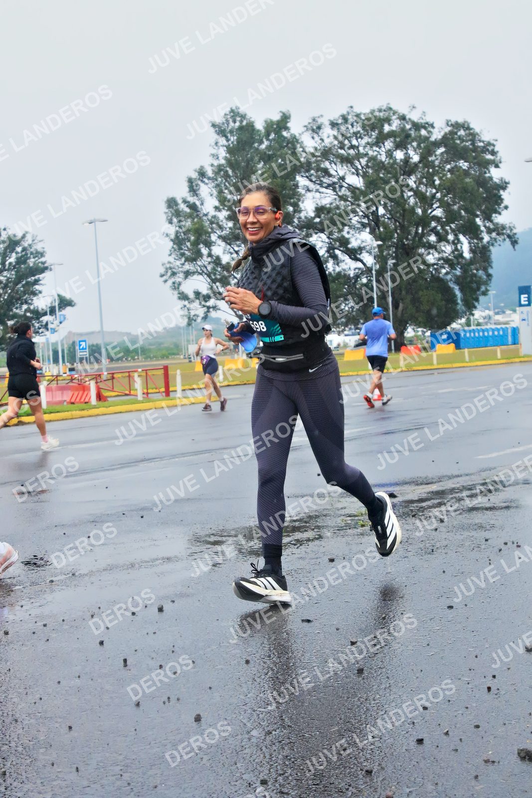 Foto de la CARRERA OMNILIFE GUADALAJARA en Estadio Akron, Zapopan a las 07:44 · dorsal 698