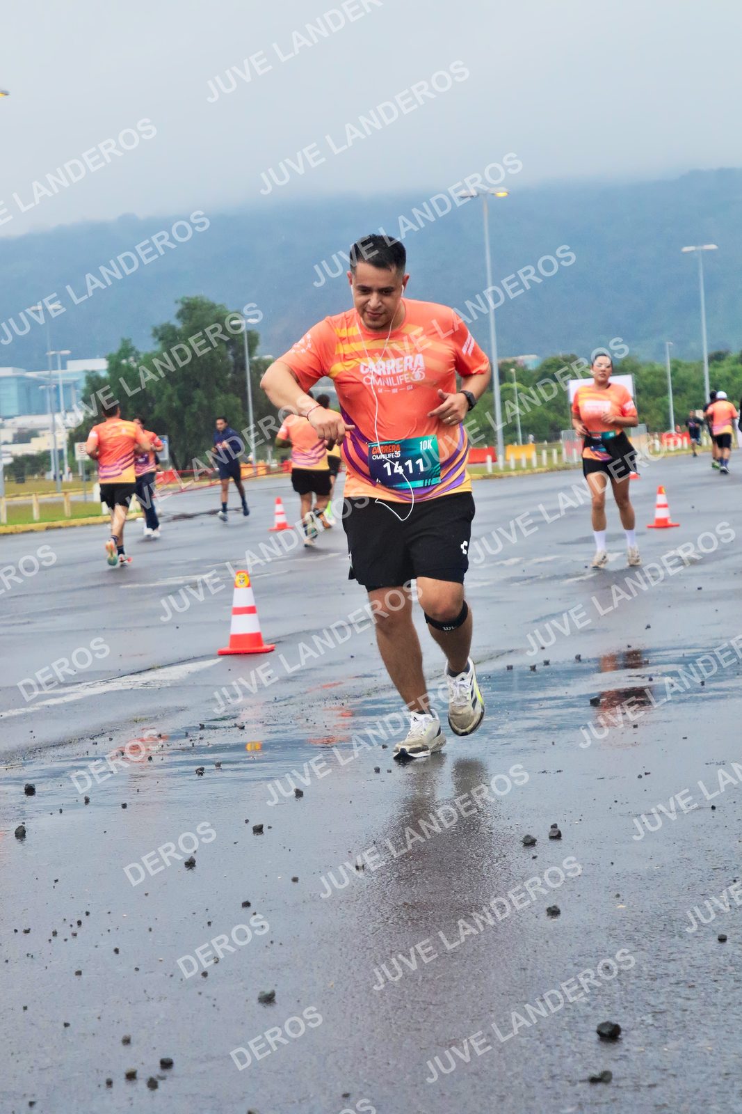 Foto de la CARRERA OMNILIFE GUADALAJARA en Estadio Akron, Zapopan a las 07:45 · dorsal 1411