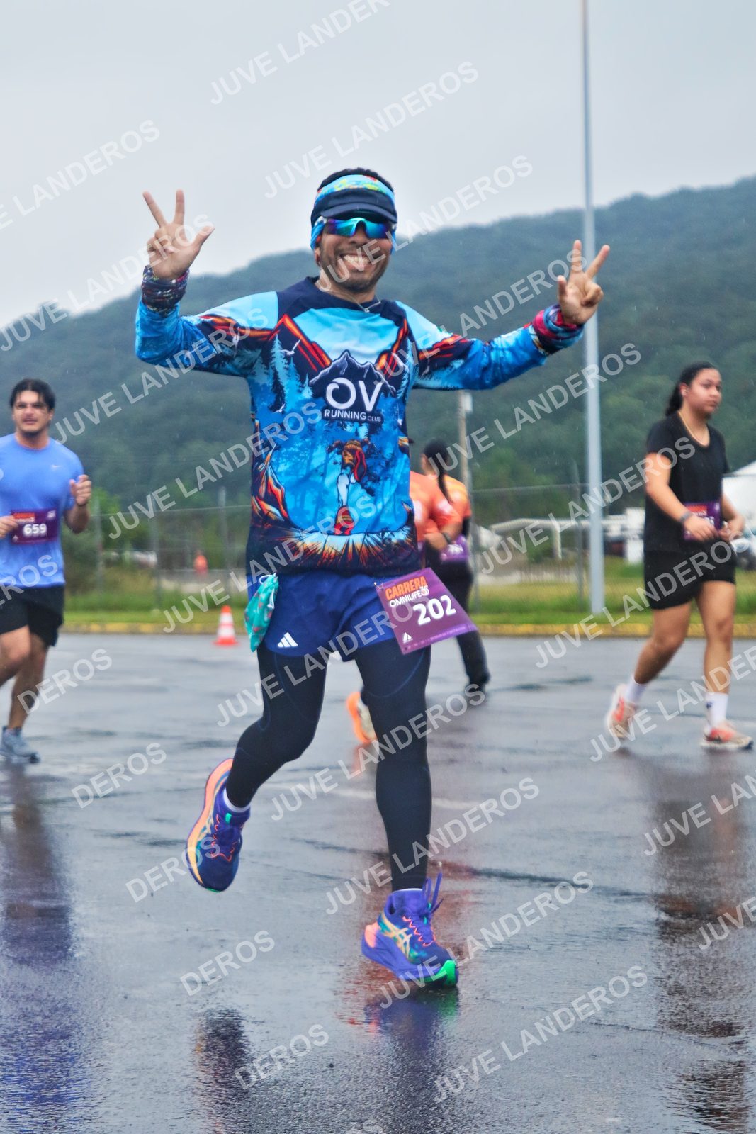 Foto de la CARRERA OMNILIFE GUADALAJARA en Estadio Akron, Zapopan a las 08:01 · dorsal 202, 659