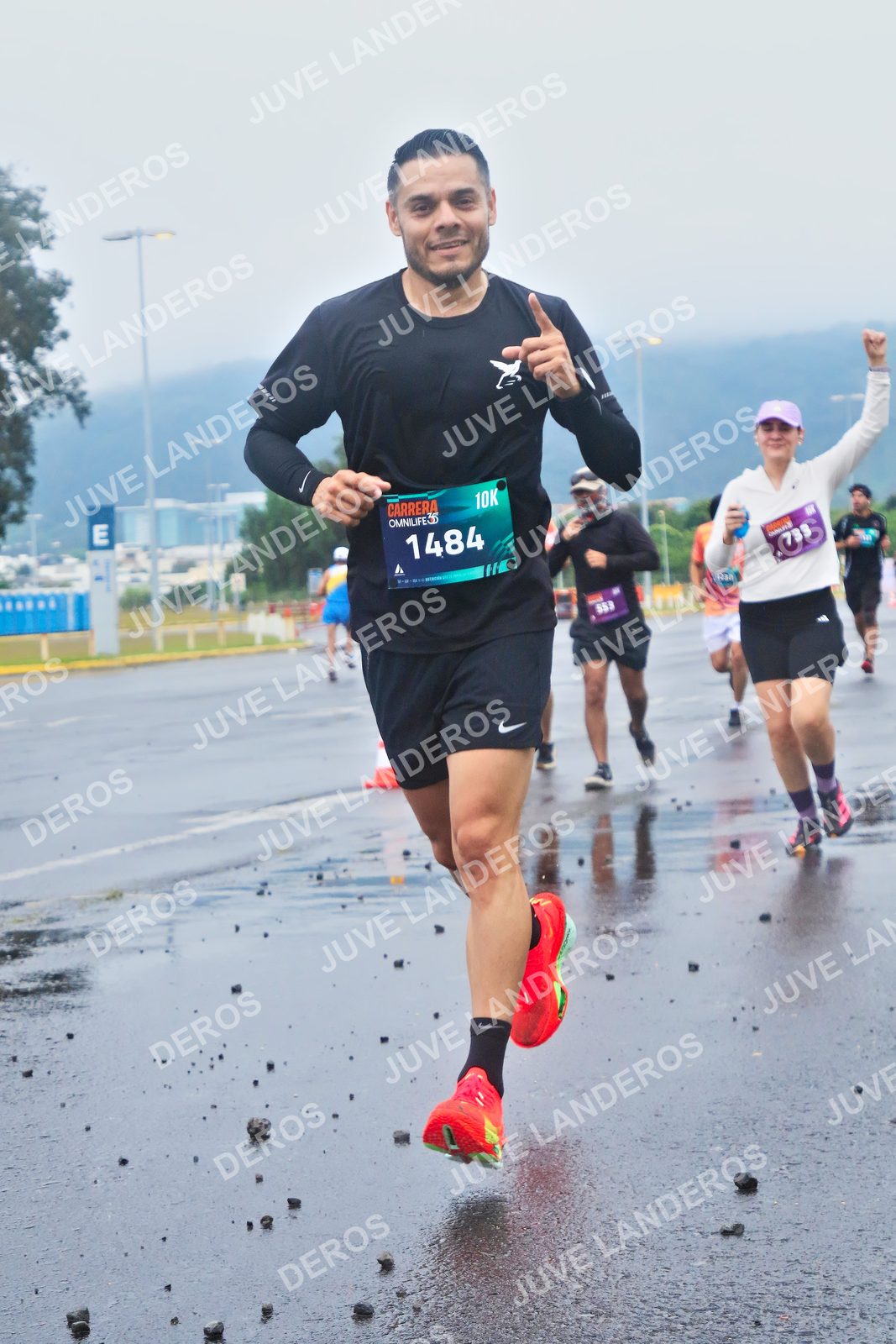 Foto de la CARRERA OMNILIFE GUADALAJARA en Estadio Akron, Zapopan a las 07:35 · dorsal 1484, 733