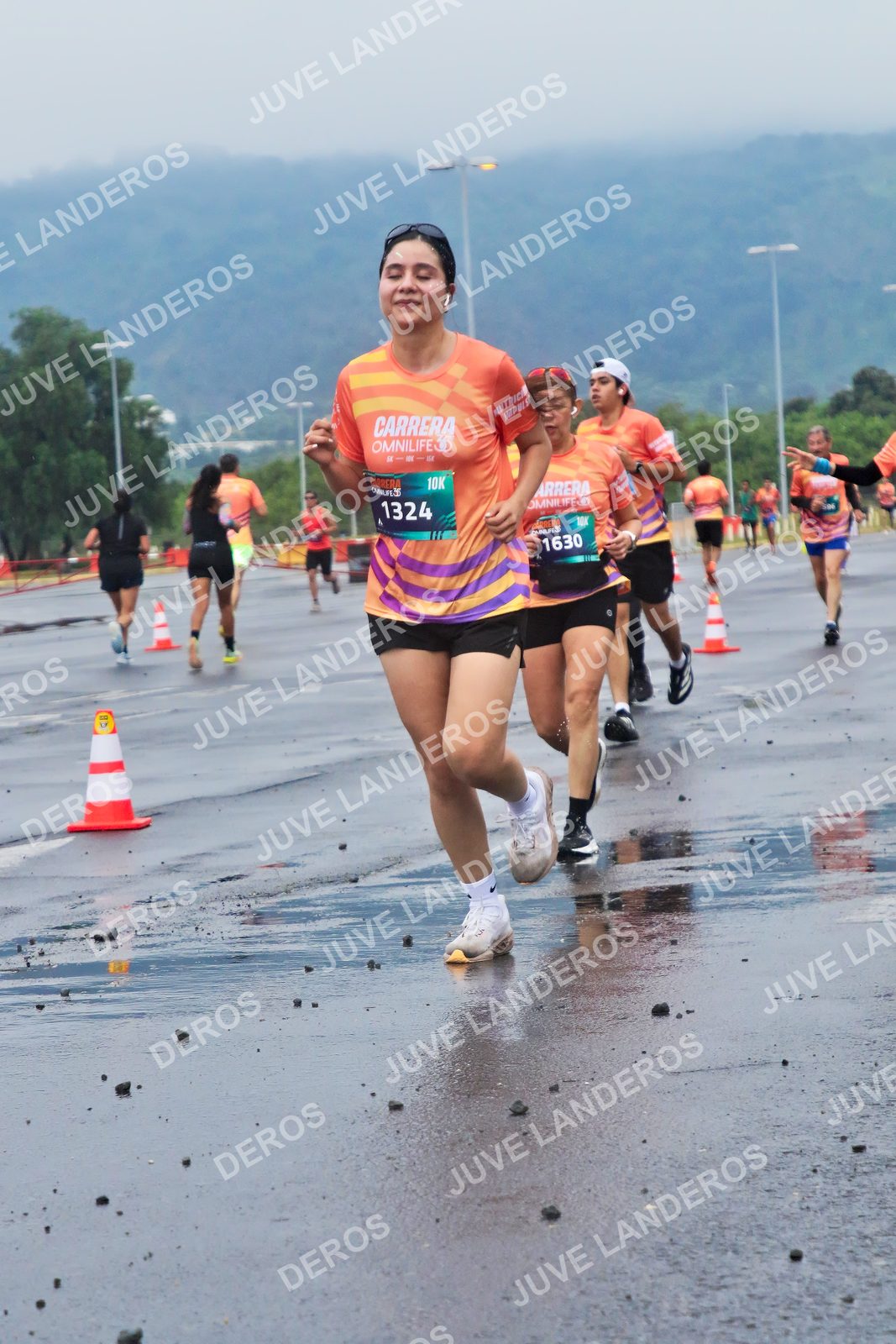 Foto de la CARRERA OMNILIFE GUADALAJARA en Estadio Akron, Zapopan a las 07:40 · dorsal 1324, 1630