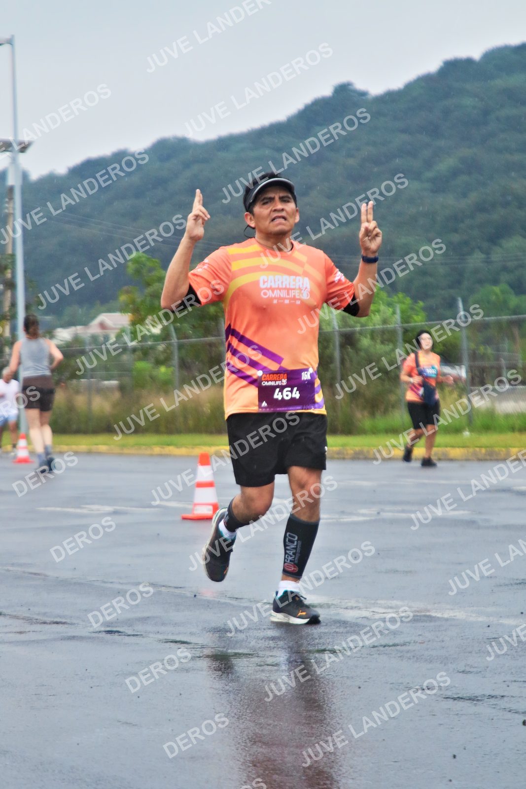 Foto de la CARRERA OMNILIFE GUADALAJARA en Estadio Akron, Zapopan a las 07:53 · dorsal 464