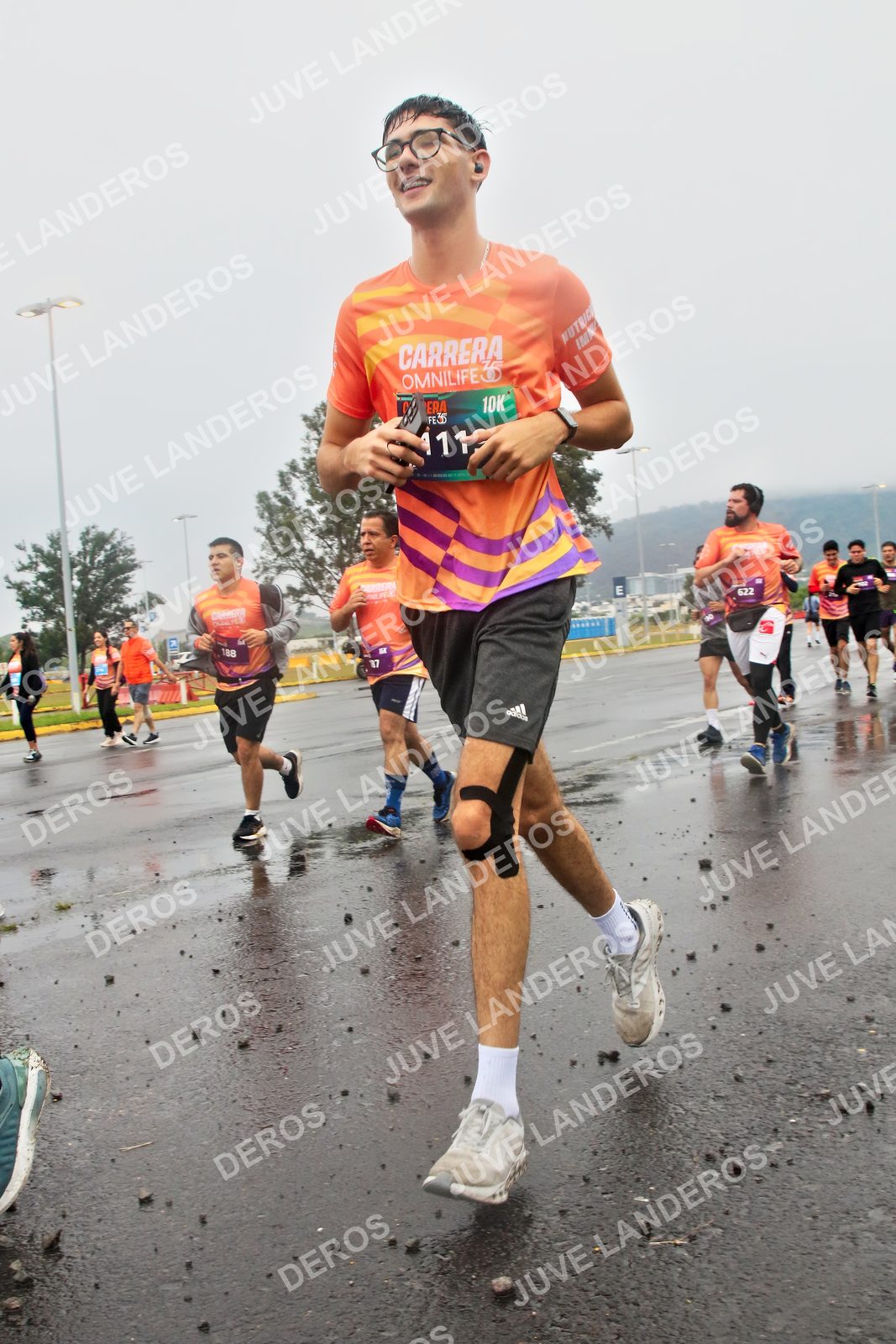 Foto de la CARRERA OMNILIFE GUADALAJARA en Estadio Akron, Zapopan a las 07:35 · dorsal 622, 188, 11