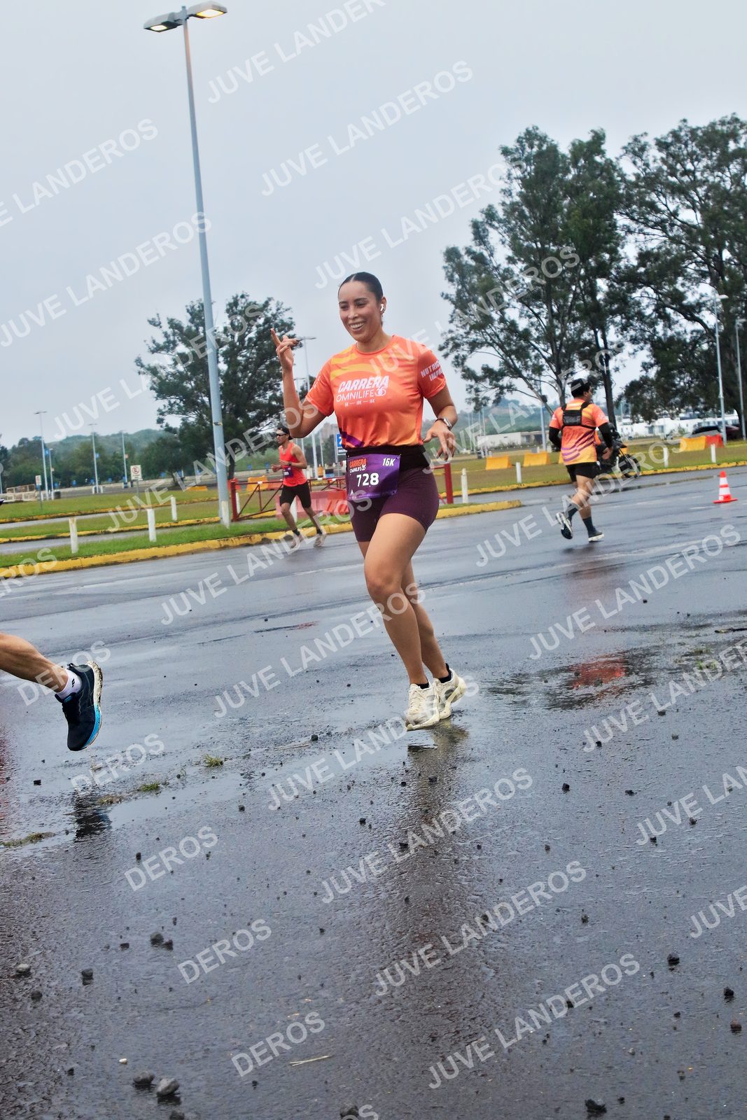 Foto de la CARRERA OMNILIFE GUADALAJARA en Estadio Akron, Zapopan a las 07:41 · dorsal 728