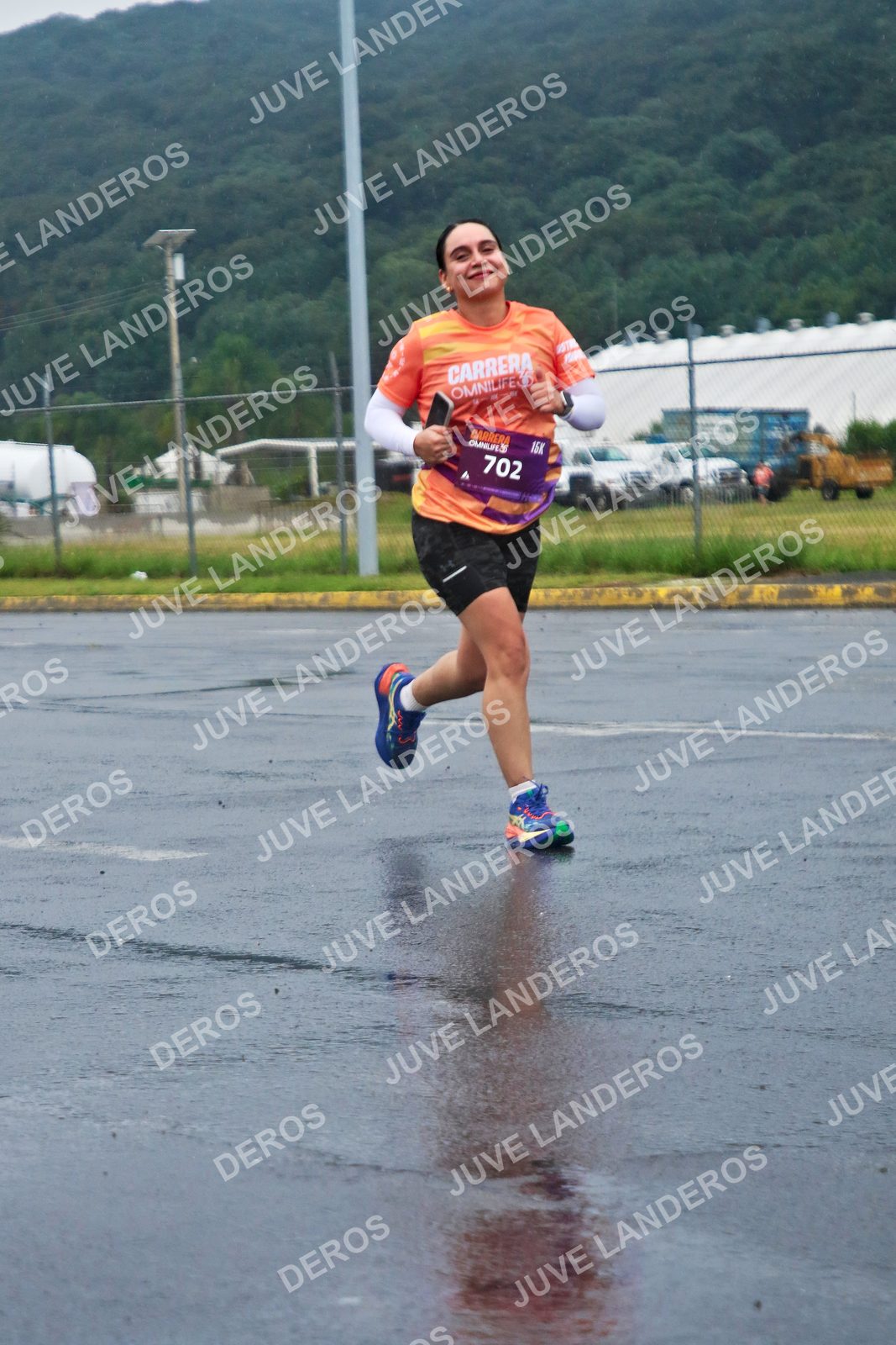 Foto de la CARRERA OMNILIFE GUADALAJARA en Estadio Akron, Zapopan a las 07:57 · dorsal 702