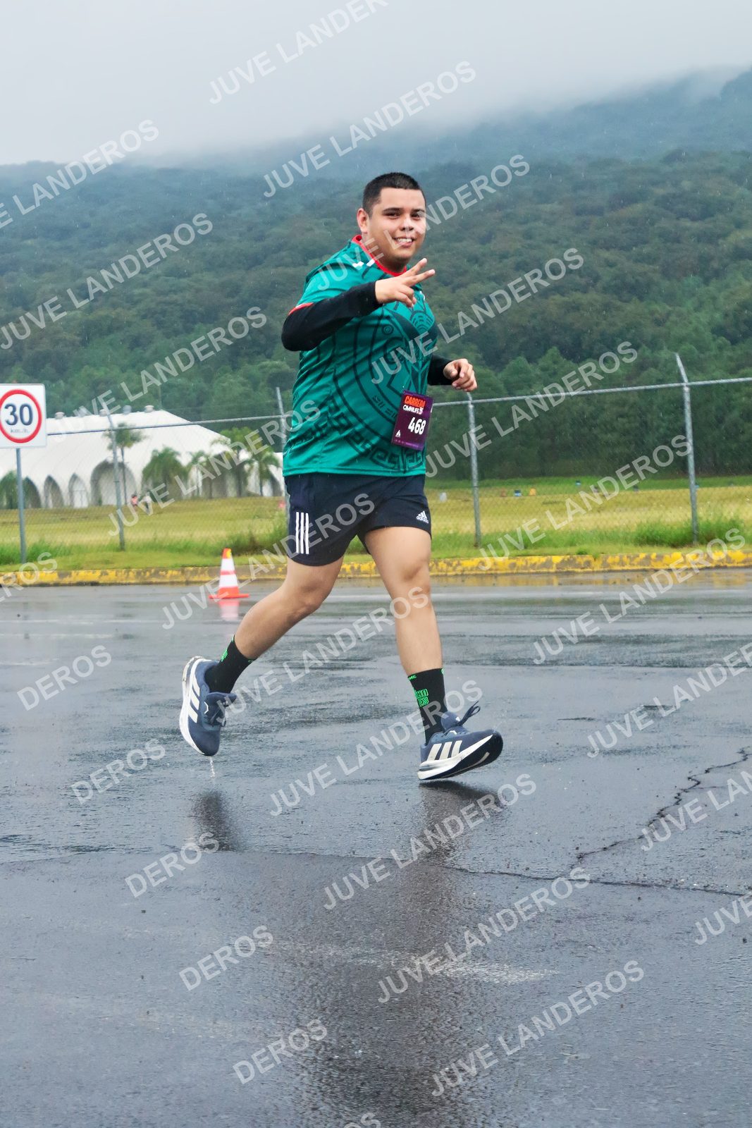 Foto de la CARRERA OMNILIFE GUADALAJARA en Estadio Akron, Zapopan a las 08:02 · dorsal 30, 468