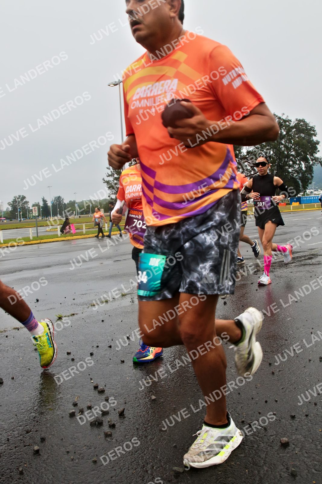 Foto de la CARRERA OMNILIFE GUADALAJARA en Estadio Akron, Zapopan a las 07:35 · dorsal 591, 702, 34