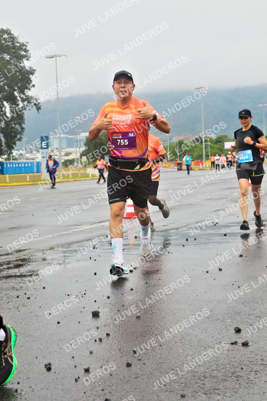 Foto de la CARRERA OMNILIFE GUADALAJARA en Estadio Akron, Zapopan a las 07:33 · dorsal 755
