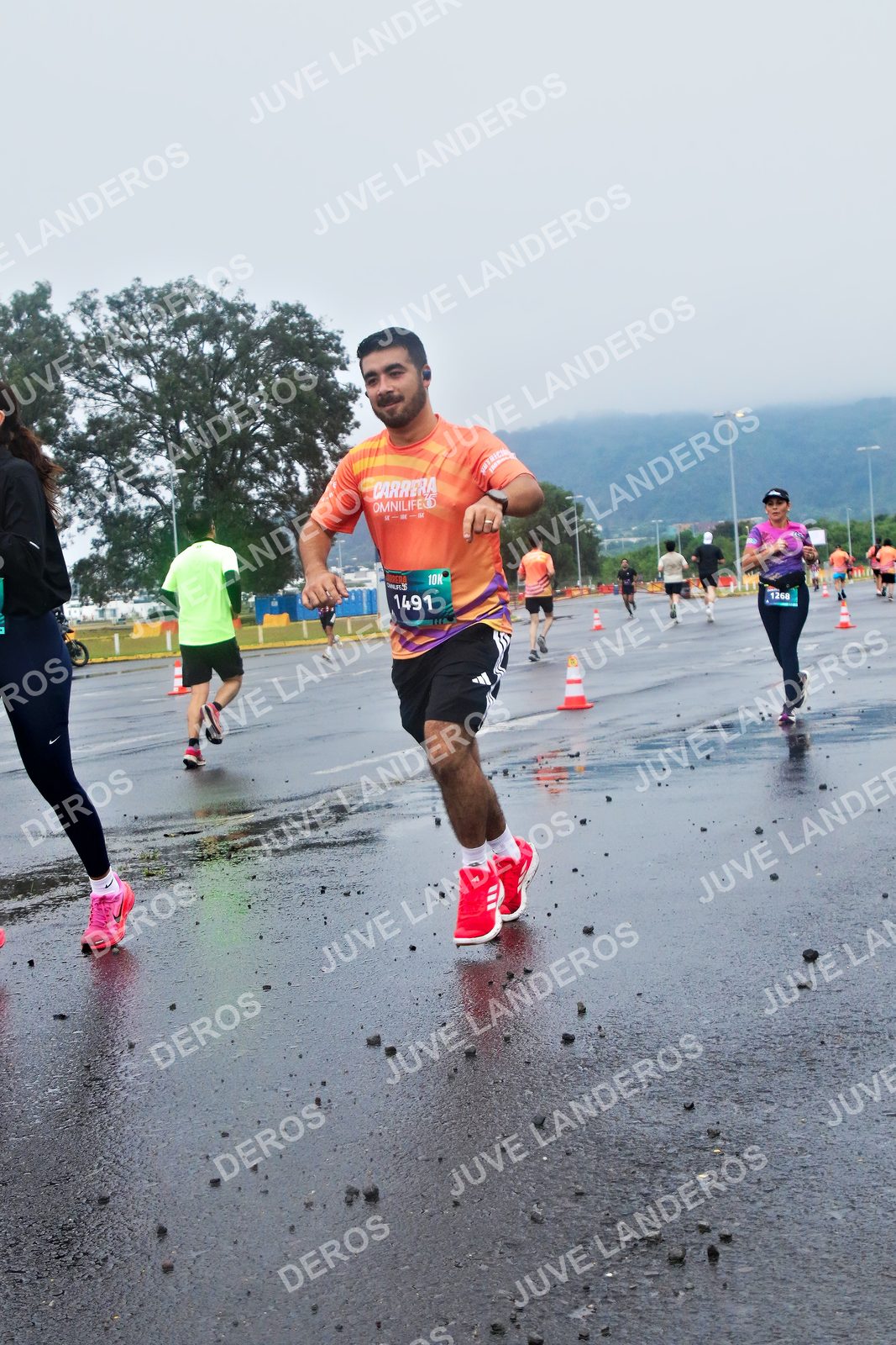 Foto de la CARRERA OMNILIFE GUADALAJARA en Estadio Akron, Zapopan a las 07:41 · dorsal 1491, 1268