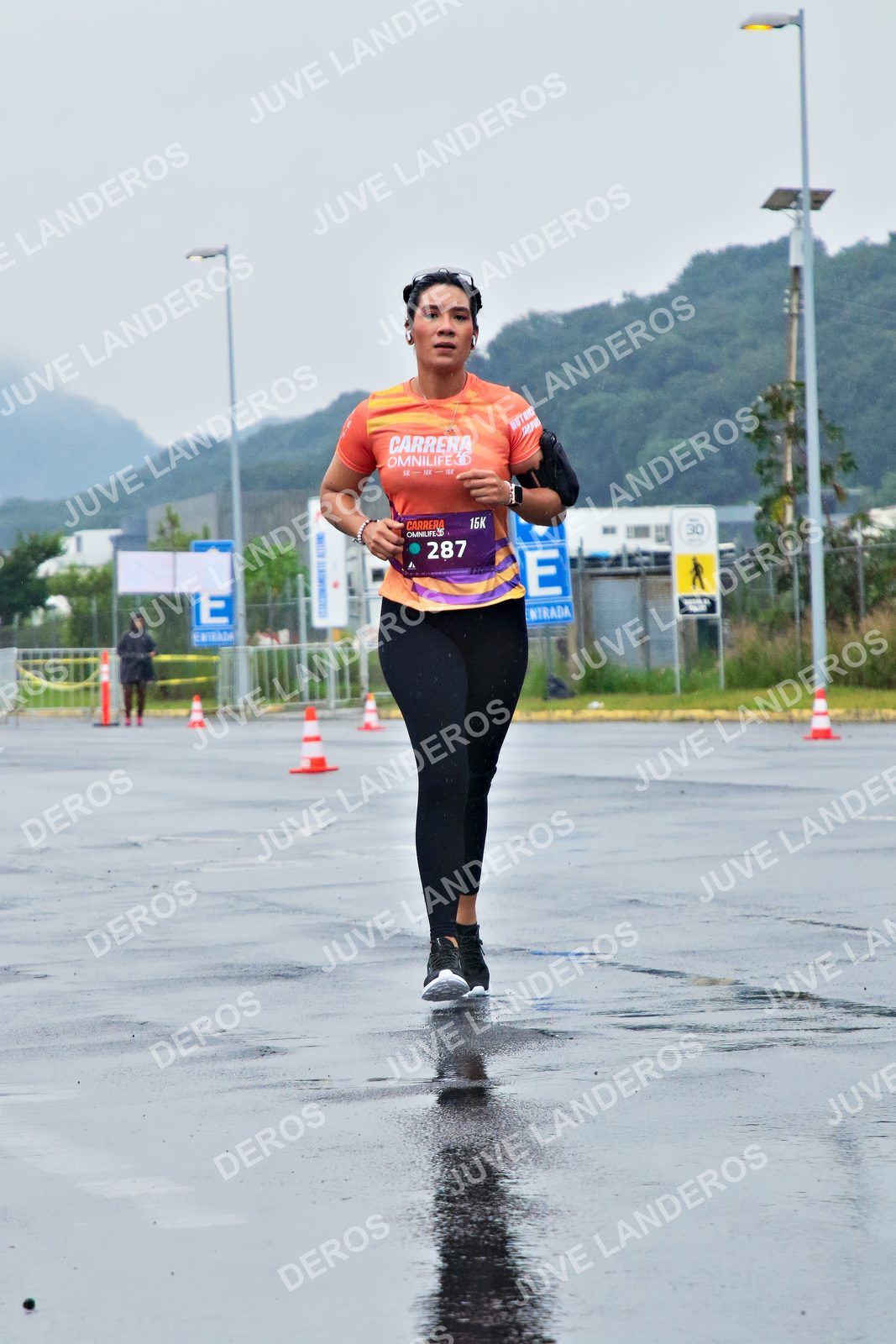 Foto de la CARRERA OMNILIFE GUADALAJARA en Estadio Akron, Zapopan a las 08:08 · dorsal 287, 30