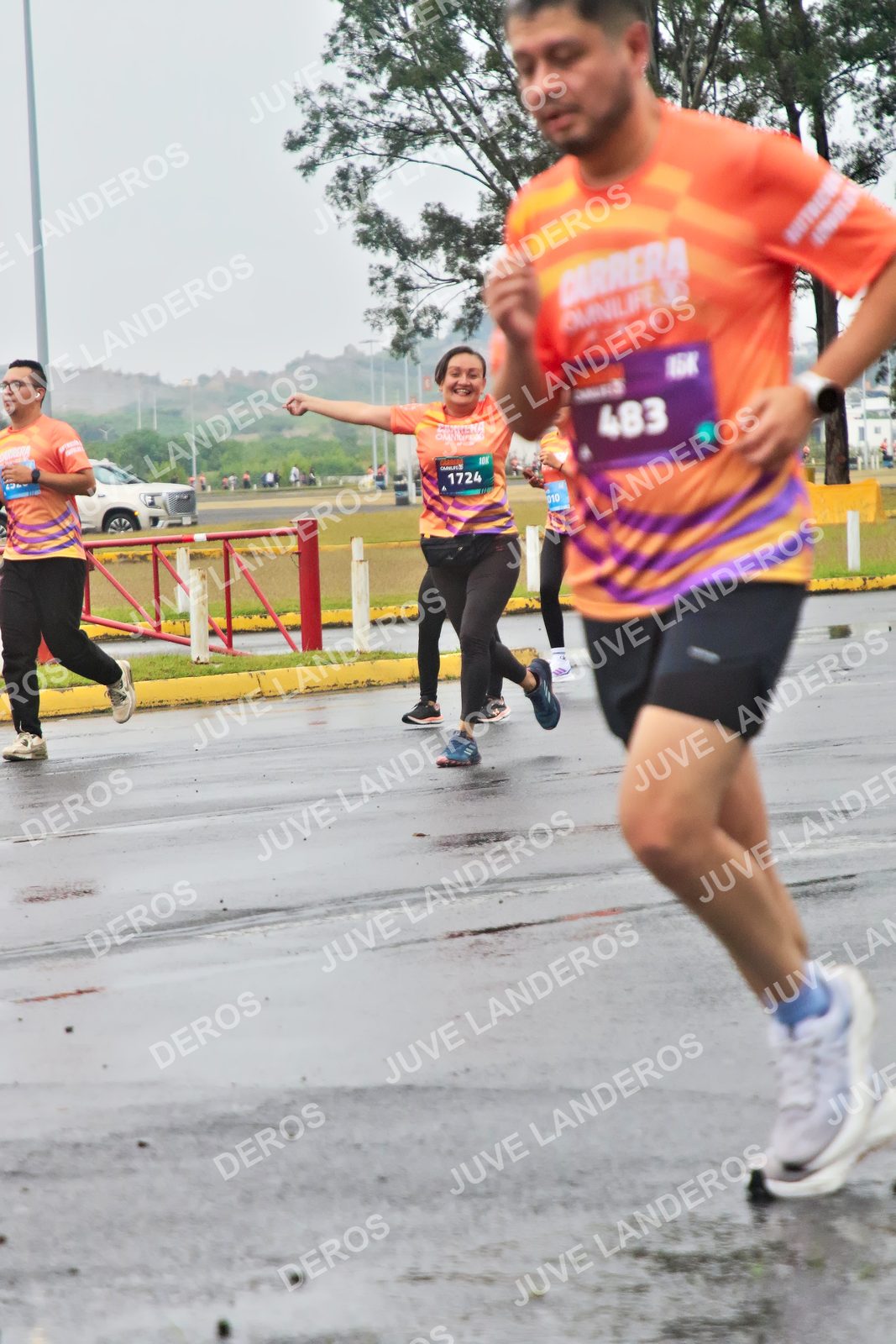 Foto de la CARRERA OMNILIFE GUADALAJARA en Estadio Akron, Zapopan a las 07:25 · dorsal 483, 1724, 10
