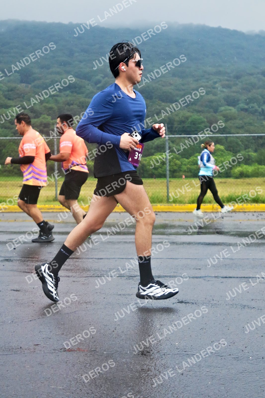 Foto de la CARRERA OMNILIFE GUADALAJARA en Estadio Akron, Zapopan a las 07:53 · dorsal 31