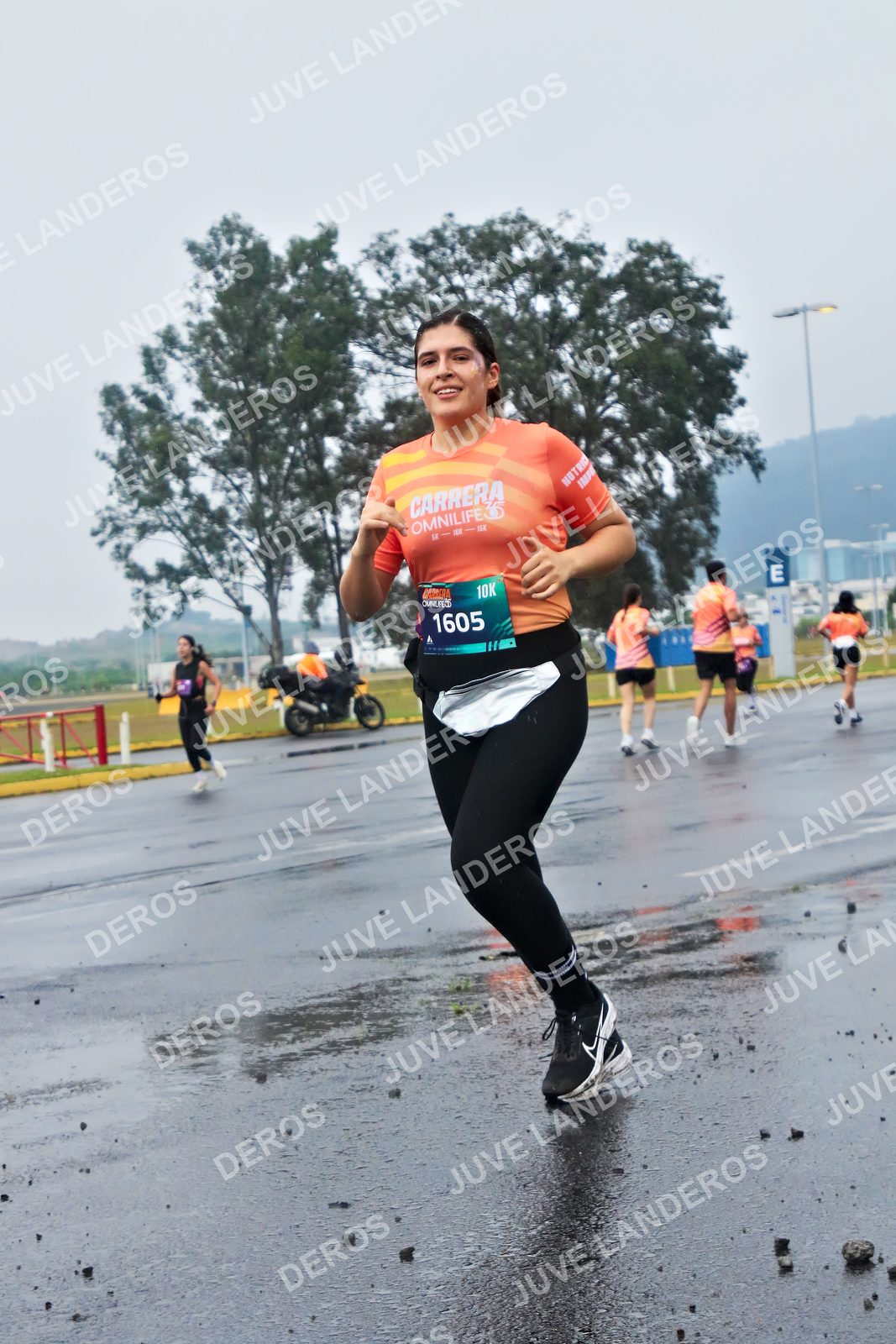 Foto de la CARRERA OMNILIFE GUADALAJARA en Estadio Akron, Zapopan a las 07:48 · dorsal 1605