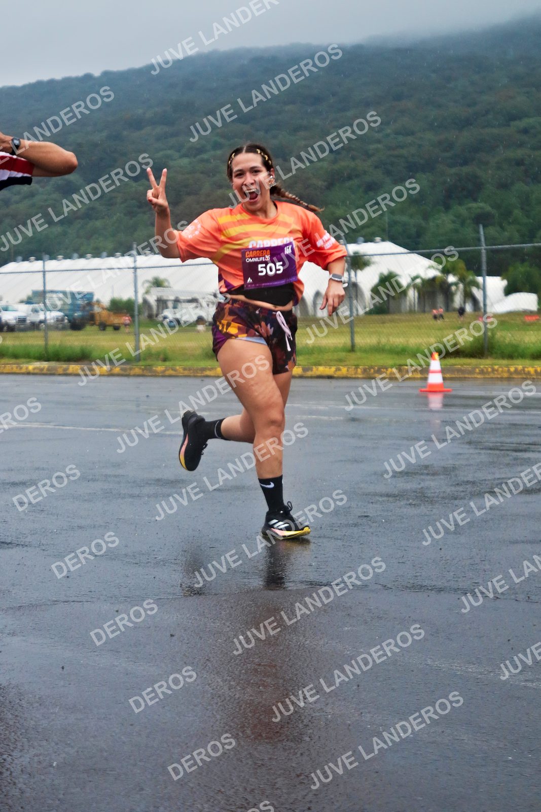 Foto de la CARRERA OMNILIFE GUADALAJARA en Estadio Akron, Zapopan a las 07:58 · dorsal 505