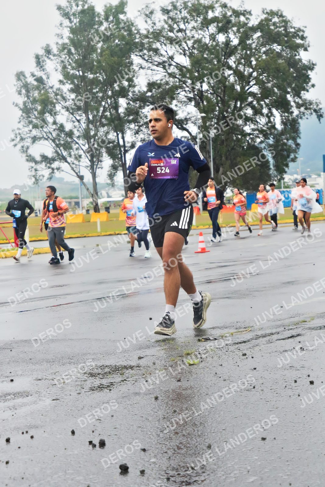 Foto de la CARRERA OMNILIFE GUADALAJARA en Estadio Akron, Zapopan a las 07:25 · dorsal 524