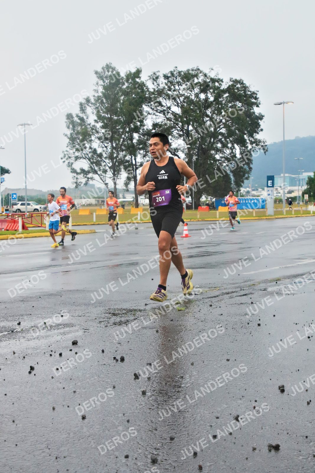 Foto de la CARRERA OMNILIFE GUADALAJARA en Estadio Akron, Zapopan a las 07:20 · dorsal 201