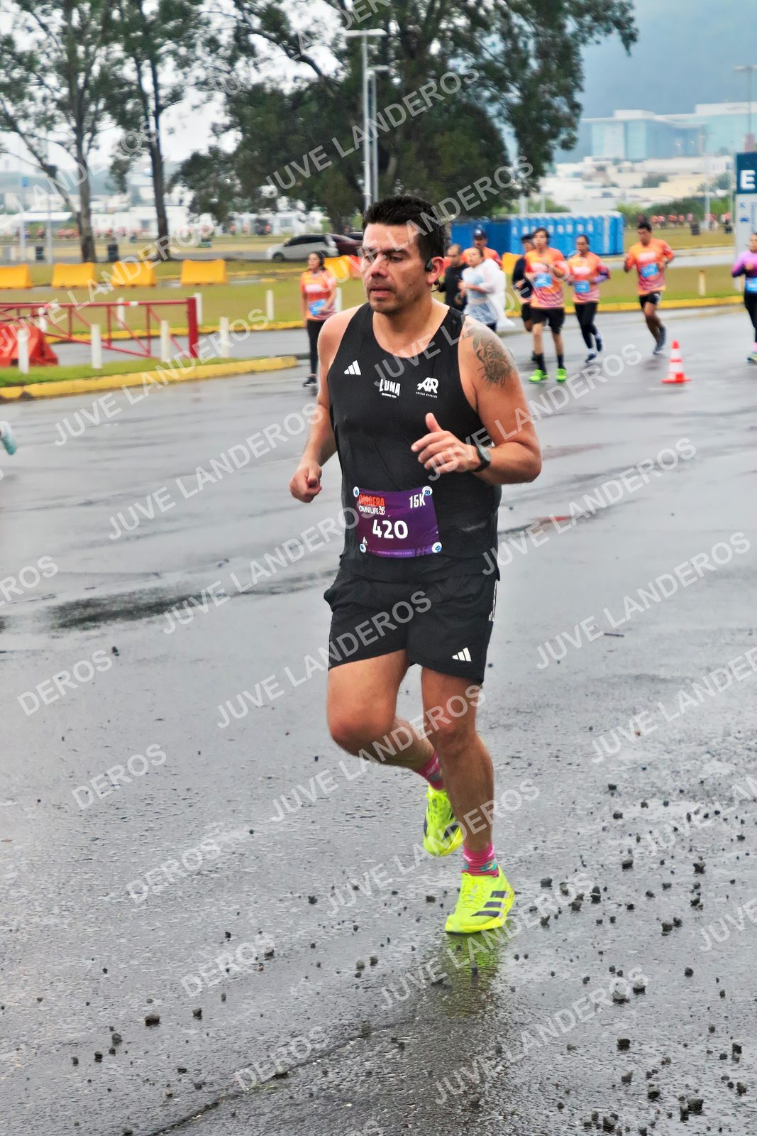 Foto de la CARRERA OMNILIFE GUADALAJARA en Estadio Akron, Zapopan a las 07:23 · dorsal 420