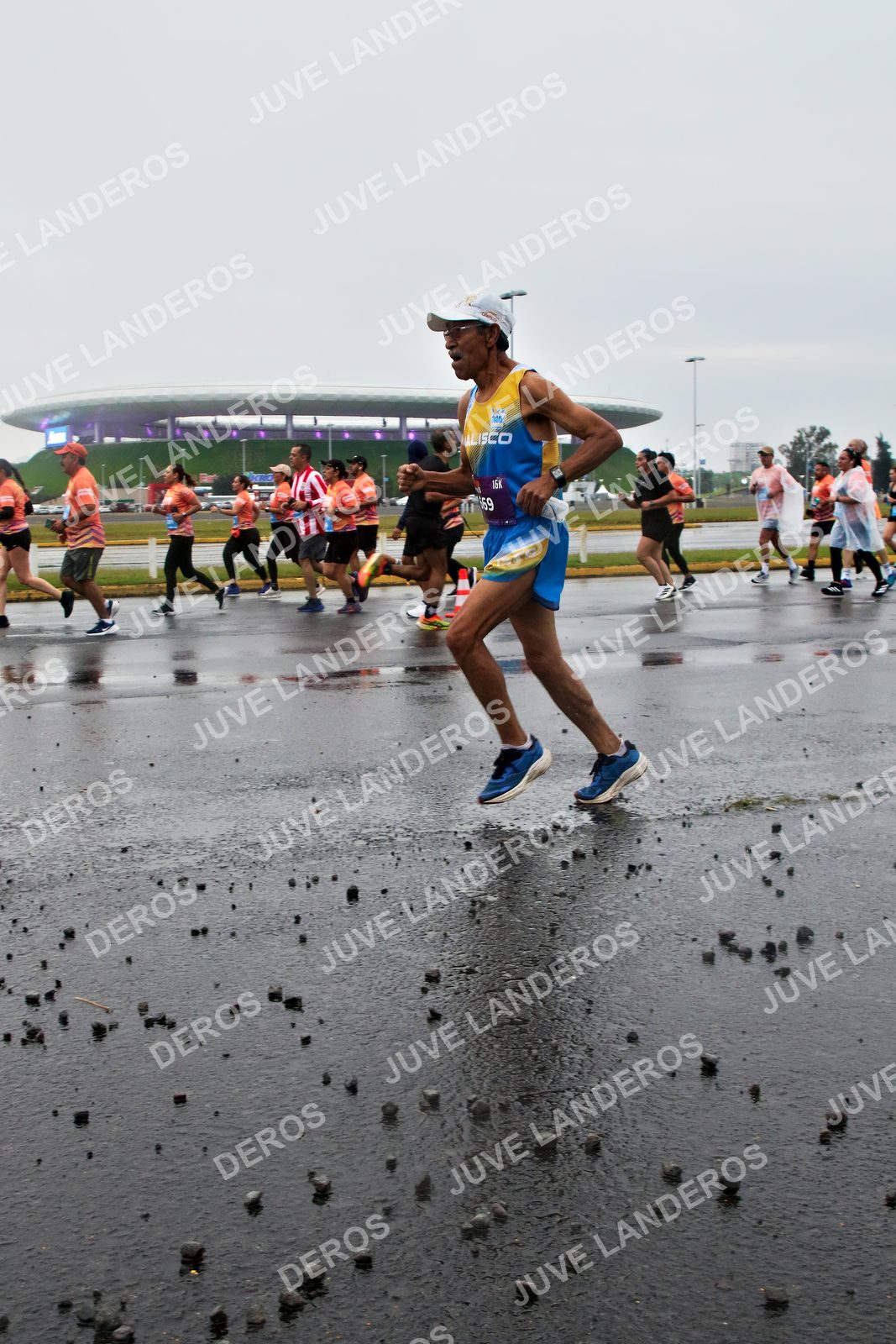 Foto de la CARRERA OMNILIFE GUADALAJARA en Estadio Akron, Zapopan a las 07:25 · dorsal 669
