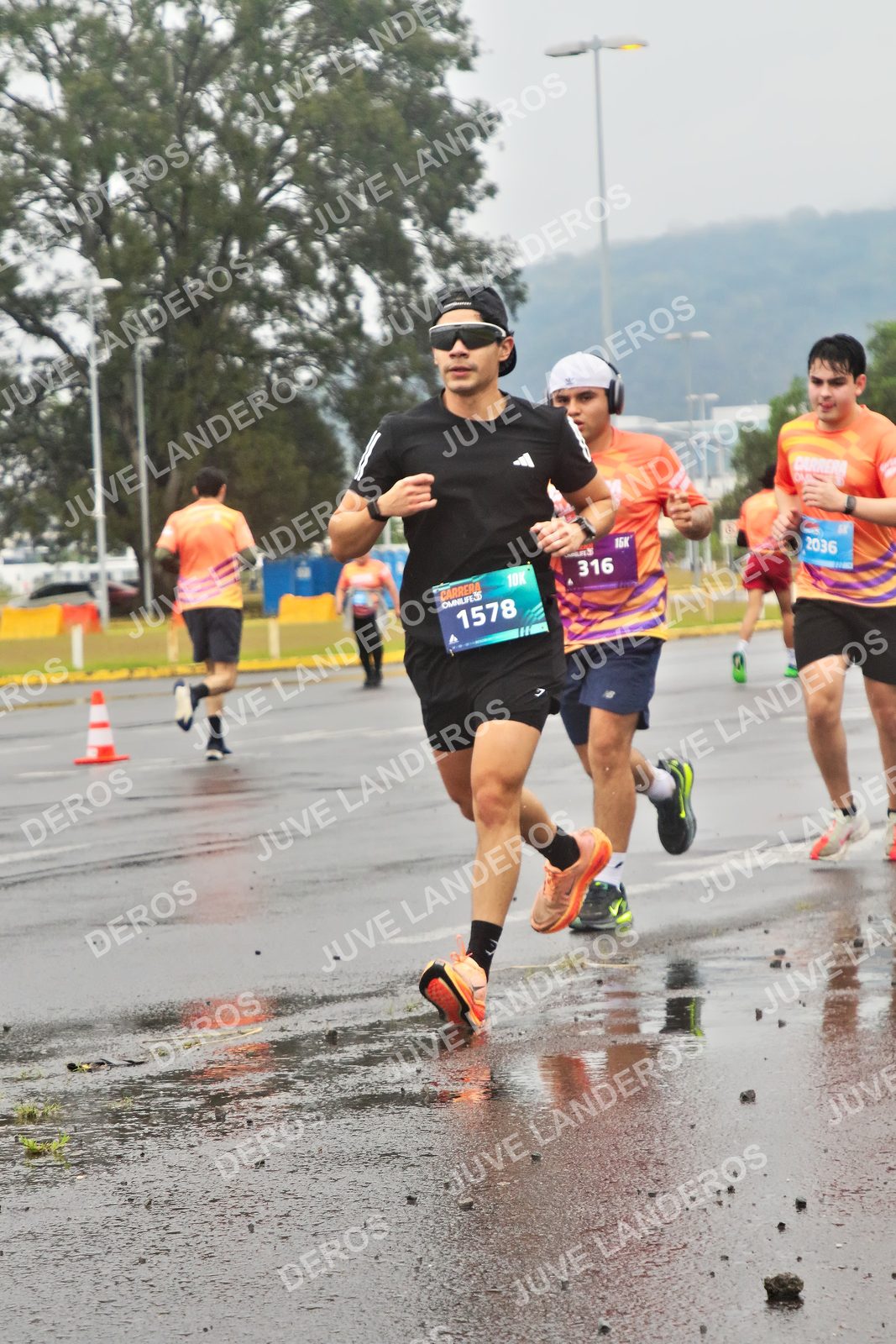 Foto de la CARRERA OMNILIFE GUADALAJARA en Estadio Akron, Zapopan a las 07:34 · dorsal 1578, 316, 2036