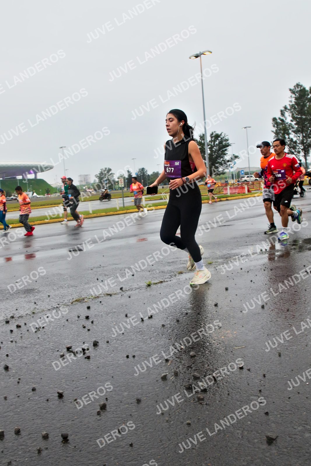 Foto de la CARRERA OMNILIFE GUADALAJARA en Estadio Akron, Zapopan a las 07:29 · dorsal 677, 198