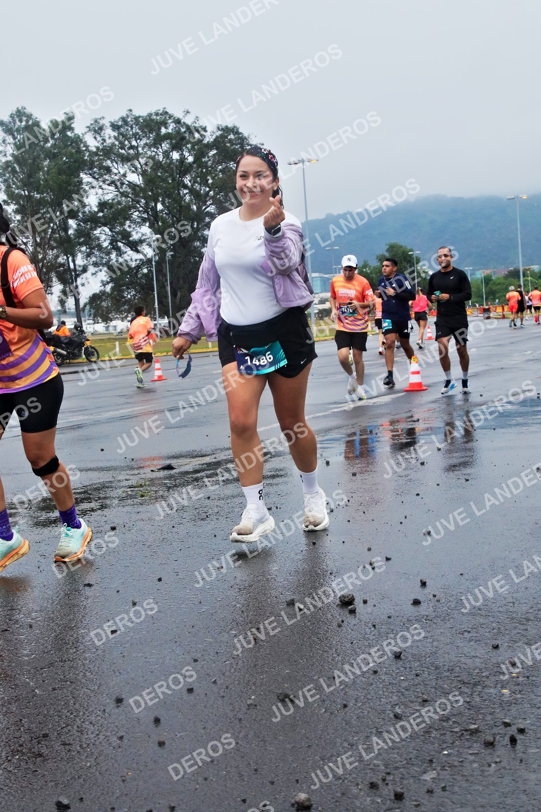 Foto de la CARRERA OMNILIFE GUADALAJARA en Estadio Akron, Zapopan a las 07:42 · dorsal 1486, 1476