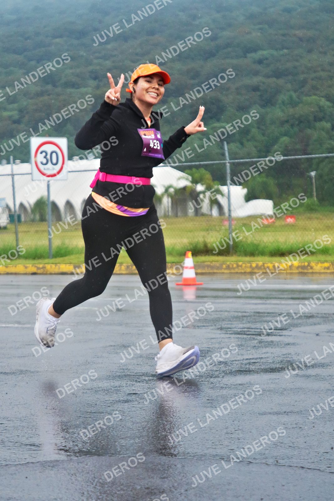 Foto de la CARRERA OMNILIFE GUADALAJARA en Estadio Akron, Zapopan a las 08:01 · dorsal 30