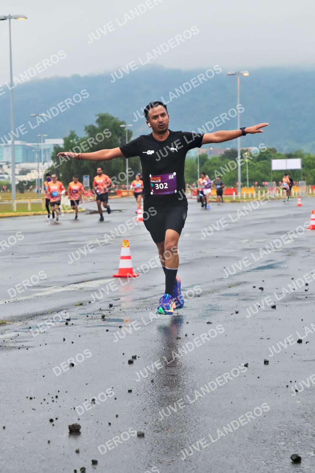 Foto de la CARRERA OMNILIFE GUADALAJARA en Estadio Akron, Zapopan a las 07:21 · dorsal 302