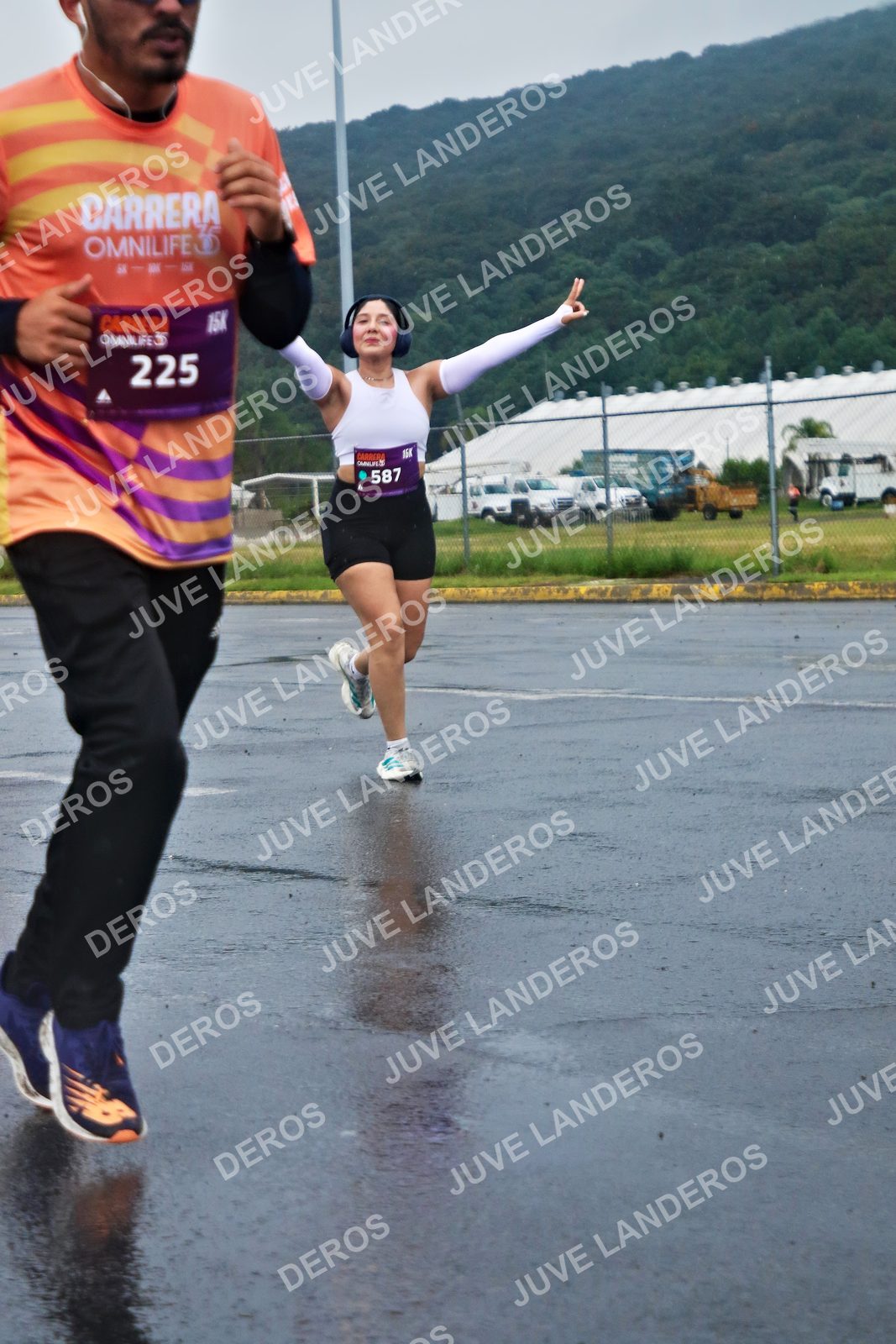 Foto de la CARRERA OMNILIFE GUADALAJARA en Estadio Akron, Zapopan a las 07:56 · dorsal 225, 587