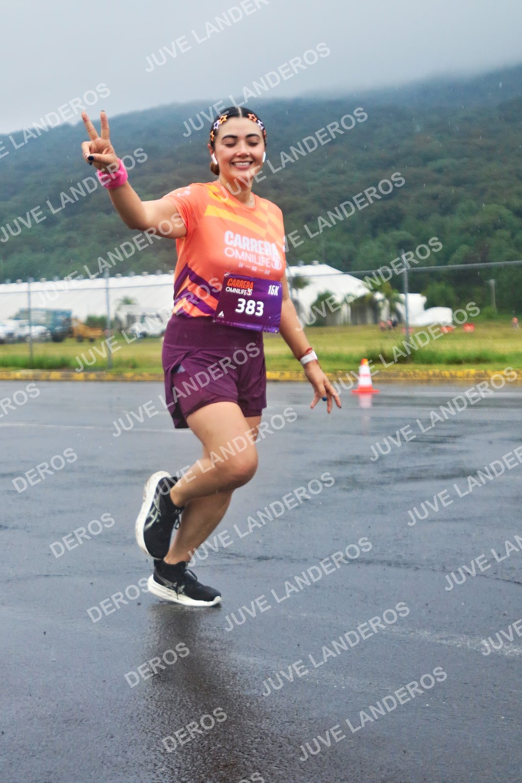 Foto de la CARRERA OMNILIFE GUADALAJARA en Estadio Akron, Zapopan a las 07:58 · dorsal 383
