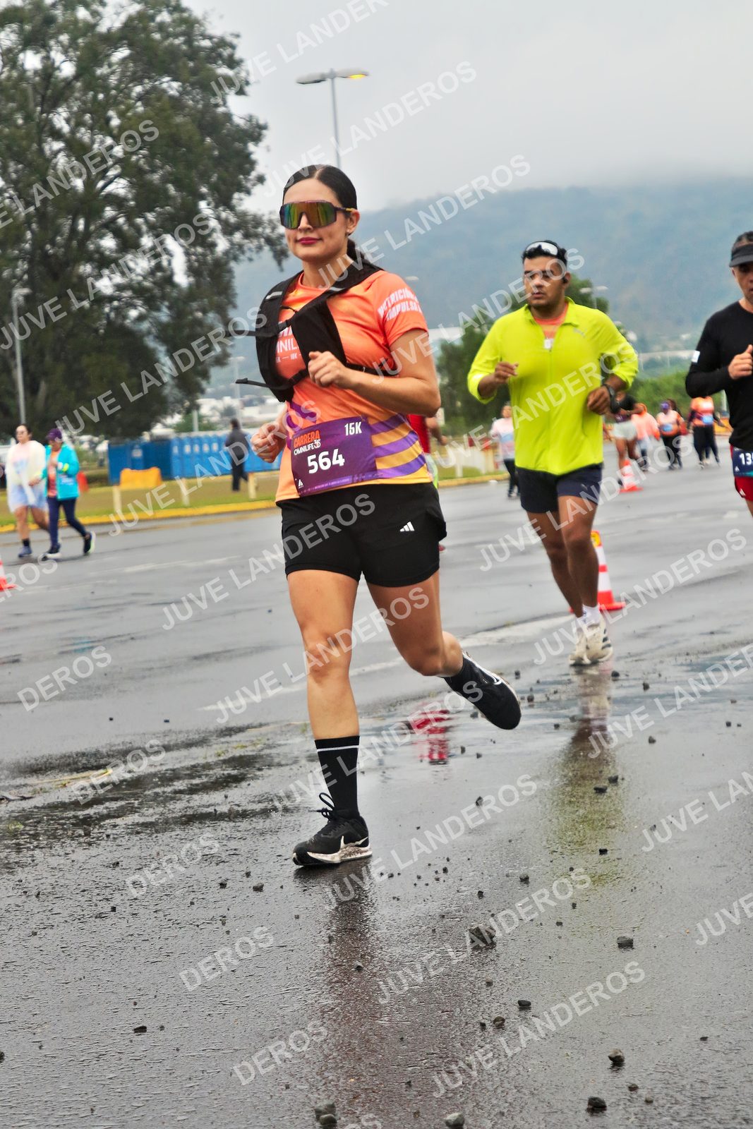 Foto de la CARRERA OMNILIFE GUADALAJARA en Estadio Akron, Zapopan a las 07:33 · dorsal 564, 13