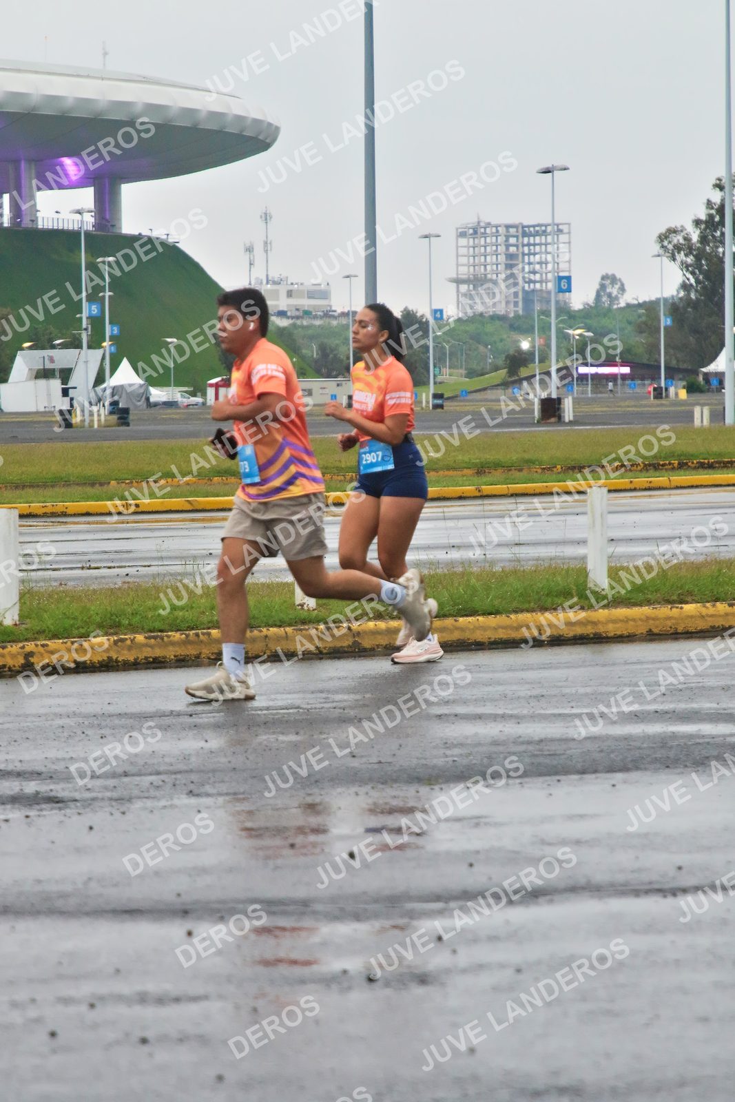 Foto de la CARRERA OMNILIFE GUADALAJARA en Estadio Akron, Zapopan a las 07:22 · dorsal 2907