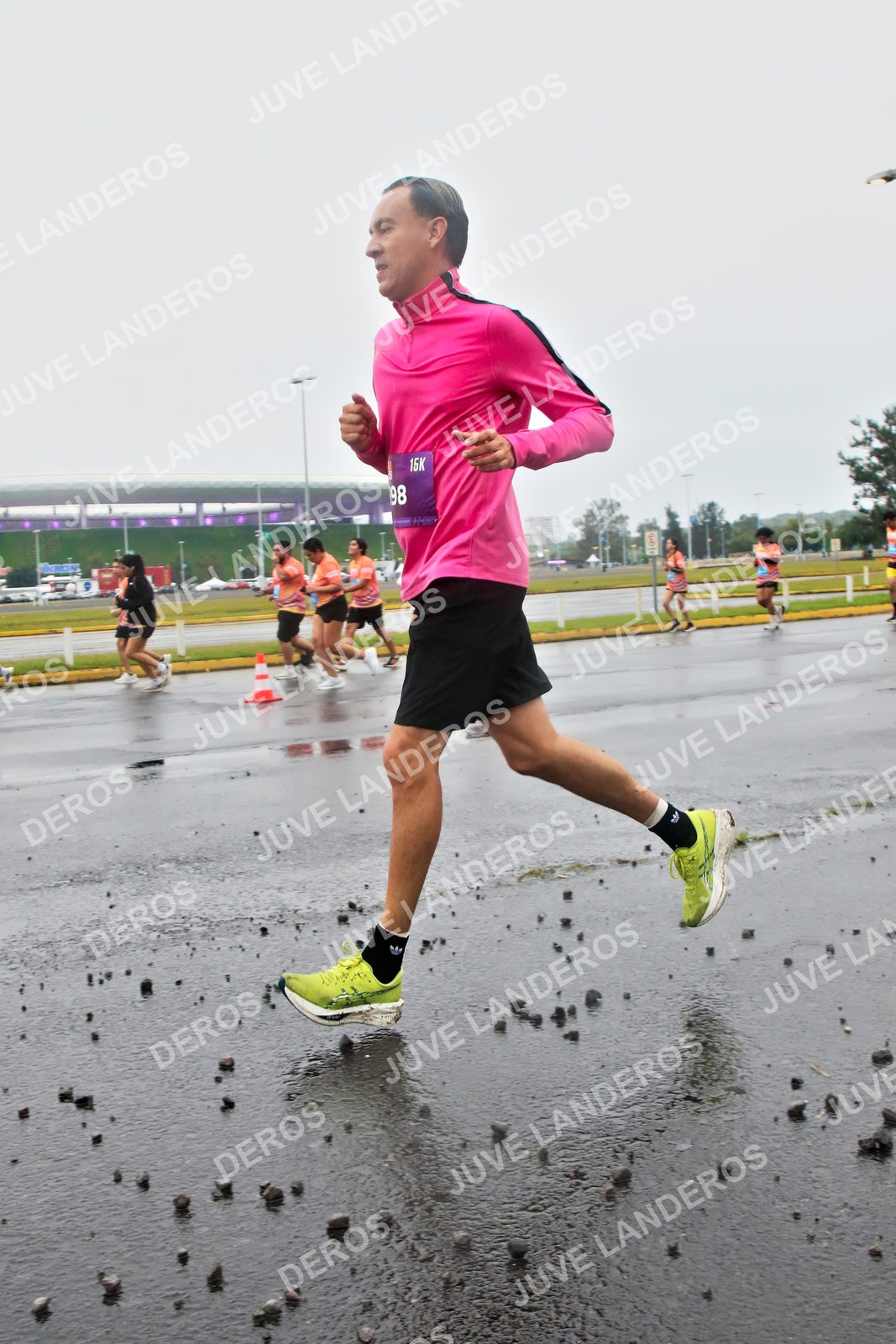 Foto de la CARRERA OMNILIFE GUADALAJARA en Estadio Akron, Zapopan a las 07:26 · dorsal 98